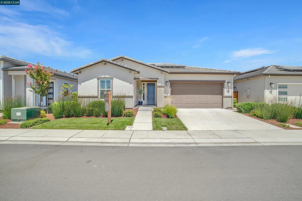 701 Victoria Dr Manteca 1