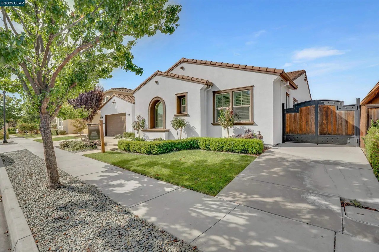 364 Bridgewater Dr 2